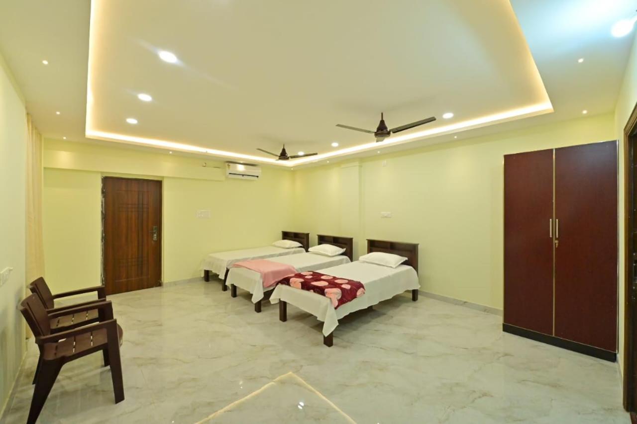 Gokula Lodge *